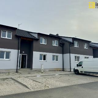 Pronájem bytu 3+kk 78 m² Vochov, 