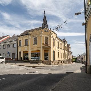 Prodej obchodu 782 m² Fryšták, náměstí Míru