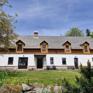 Prodej rodinného domu 500 m² Lovečkovice