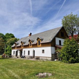 Prodej rodinného domu 500 m² Lovečkovice Náčkovice