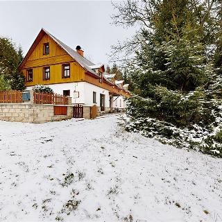 Prodej rodinného domu 500 m² Lovečkovice