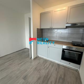 Pronájem bytu 1+kk a garsoniéry 31 m² Orlová, Osvobození
