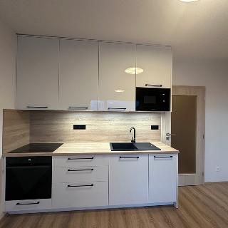 Pronájem bytu 1+kk a garsoniéry 35 m² Opava, Vančurova