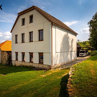 Prodej rodinného domu 226 m&sup2; Mičovice