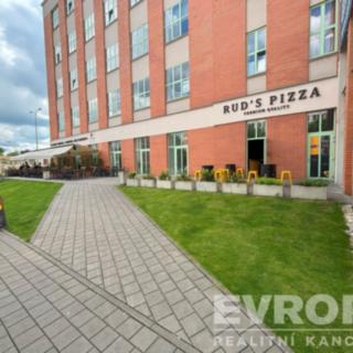 Pronájem obchodu 160 m² Zlín, Vavrečkova