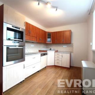 Pronájem bytu 2+1 64 m² Jilemnice, Jana Buchara