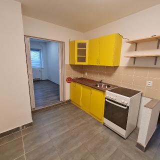 Pronájem bytu 4+1 74 m² Dubí, Mírová