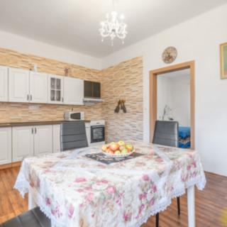 Prodej rodinného domu 150 m&sup2; Šumná