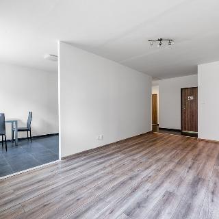 Prodej bytu 3+1 69 m² Slaný, 