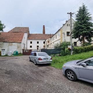 Prodej ostatního komerčního prostoru 6 674 m² Královice, 