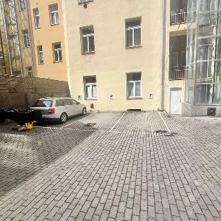 Prodej parkovacího místa 40 m² Praha, 