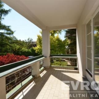 Pronájem bytu 4+1 150 m² Praha