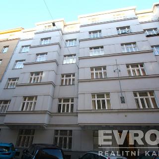 Pronájem kanceláře 160 m² Praha