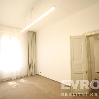 Pronájem kanceláře 106 m² Praha, Sokolovská