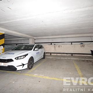 Prodej parkovacího místa 14 m² Praha