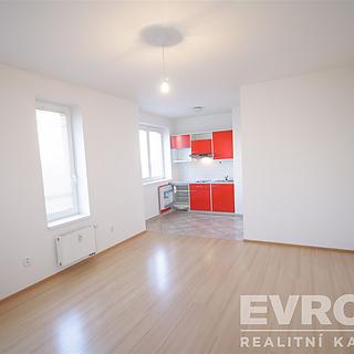 Prodej bytu 1+kk, garsoniery 28 m&sup2; Praha