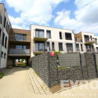 Pronájem bytu 4+kk 119 m² Praha