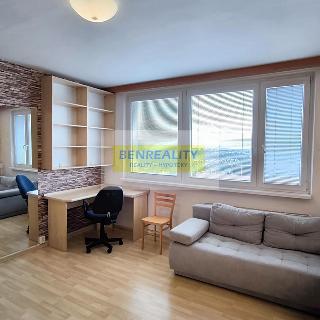 Pronájem bytu 1+1 33 m² Zlín, Česká