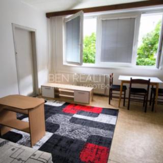Pronájem bytu 2+1 45 m² Zlín, Na Honech II