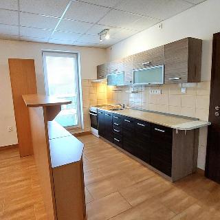 Pronájem bytu 2+kk 58 m² Valašské Meziříčí, 40.pluku