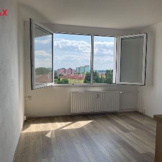 Pronájem bytu 1+kk a garsoniéry 20 m² Mariánské Lázně, Hroznatova