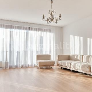 Prodej bytu 2+kk 83 m² Praha, Na Maninách