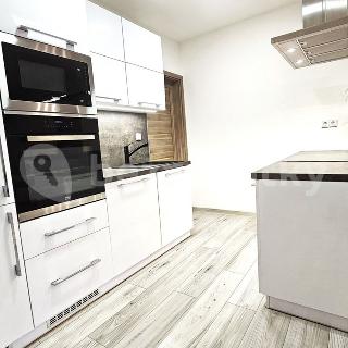 Prodej bytu 3+kk 62 m² Praha, Černokostelecká