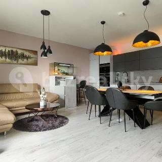 Prodej bytu 4+kk 118 m² Jesenice, Cedrová