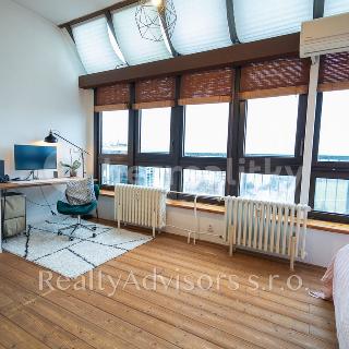 Prodej bytu 1+kk a garsoniéry 47 m² Praha, V hůrkách