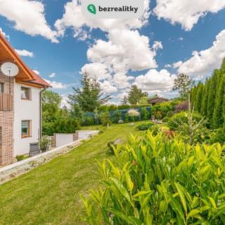 Prodej rodinného domu 214 m² Zvoleněves