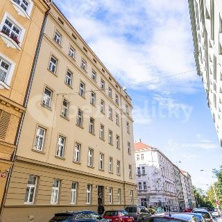 Prodej bytu 1+1 36 m² Praha, Umělecká