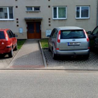 Prodej bytu 3+1 72 m² Hodonice, Školní