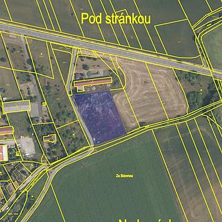Prodej komerčního pozemku 4409 m&sup2; Tři Dvory