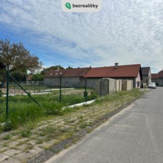 Prodej stavební parcely 587 m² Lovčice, 