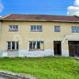 Prodej rodinného domu 1 883 m² Hvězdlice, 