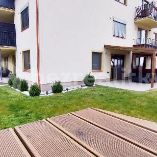 Prodej bytu 3+kk 72 m² Holubice, 