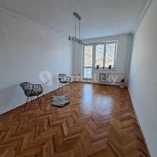 Prodej bytu 2+1 56 m² Pardubice, Benešovo náměstí