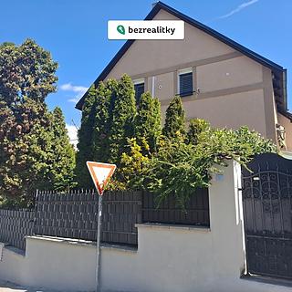 Prodej rodinného domu 270 m&sup2; Praha