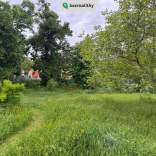 Prodej stavební parcely 820 m² Husinec