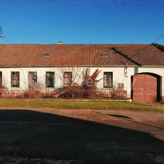 Prodej rodinného domu 120 m² Černín, 