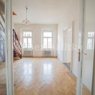 Prodej bytu 5+1 a více 174 m² Praha, Na bělidle