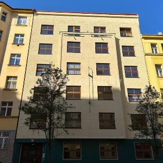 Prodej bytu 1+kk a garsoniéry 35 m² Praha, Sudoměřská