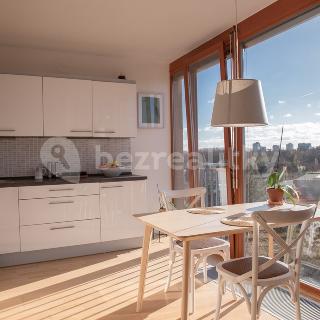 Prodej bytu 1+kk a garsoniéry 38 m² Praha, Květinková