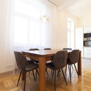 Prodej bytu 2+1 82 m² Praha, Na Zderaze