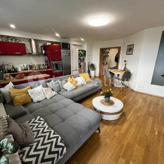 Prodej bytu 3+kk 81 m² Praha, Kukelská