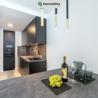 Prodej bytu 2+kk 66 m² Hradec Králové, Pod Zámečkem
