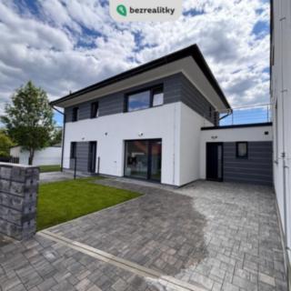 Prodej rodinného domu 190 m² Pečky
