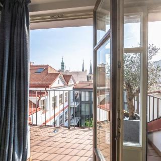 Pronájem bytu 2+kk 102 m² Praha, Petrská