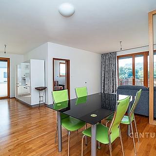 Pronájem bytu 4+kk 100 m&sup2; Praha