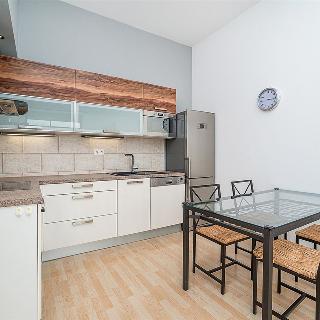 Pronájem bytu 2+kk 64 m² Praha, Athénská